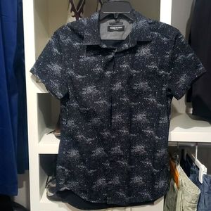 Short sleeve button down